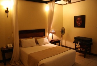 http://www.cassialodge.com/sites/default/files/styles/rooms_home_page2/public/cassia-lodge.jpg?itok=jgiog1FZ